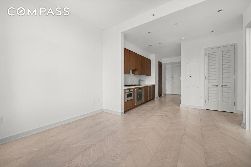 115 York St #4J - Photo 4 of 9