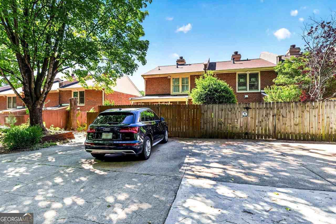 6117 Queen Anne Ct - Photo 3 of 29