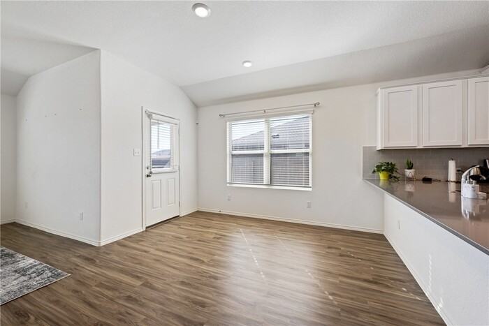 21317 Wilmiller Ln - Photo 4 of 20