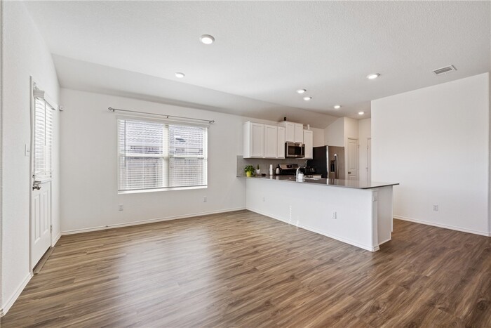 21317 Wilmiller Ln - Photo 6 of 20