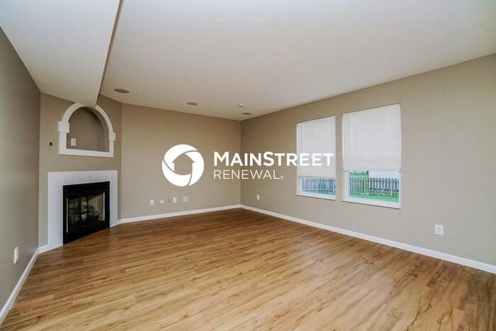 32 Hawthorne Dr - Photo 5 of 17