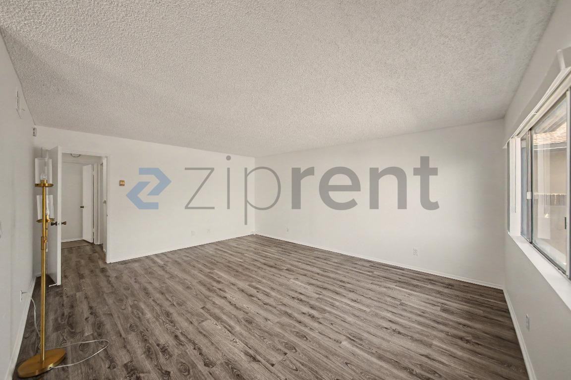 15153 1/4 Woodruff Pl - Photo 7 of 24