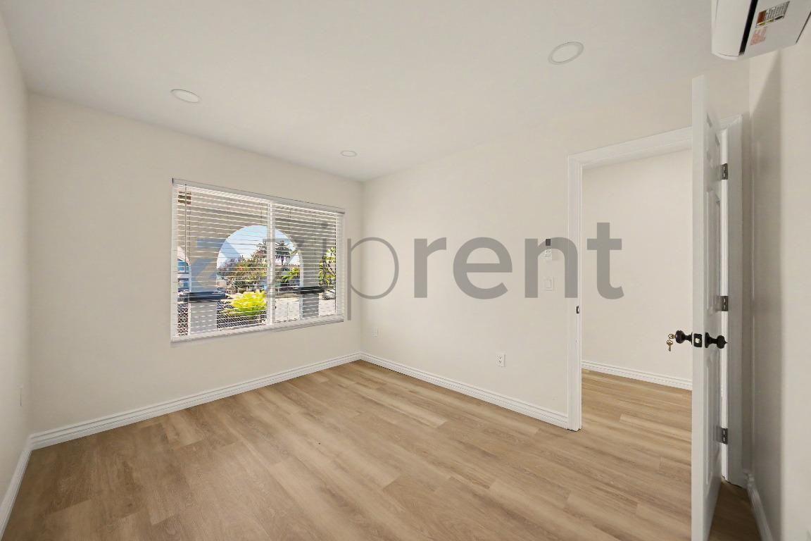 3751 E 6th St - Photo 7 of 24