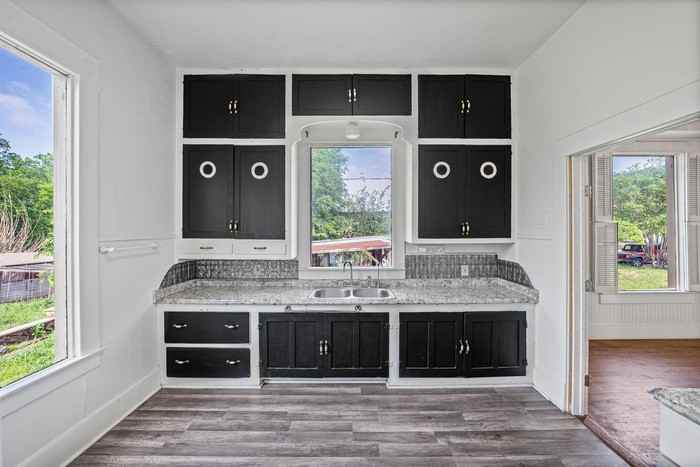 433 E Davilla St - Photo 2 of 16