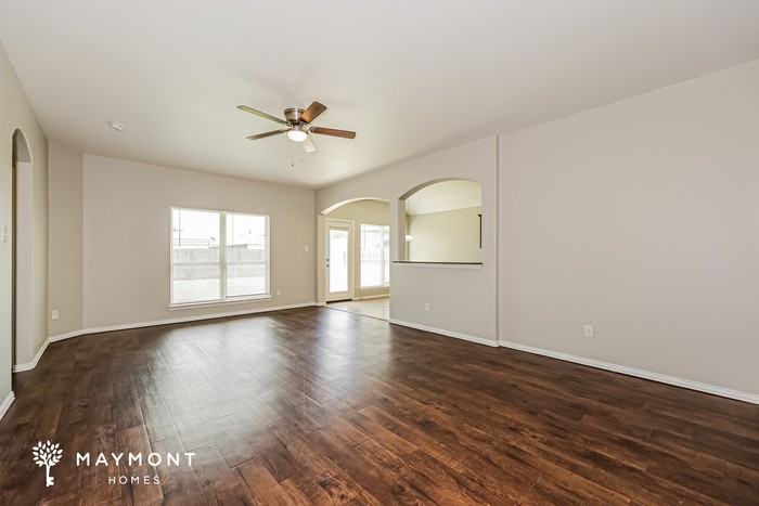 3148 Evangeline Rd - Photo 4 of 15
