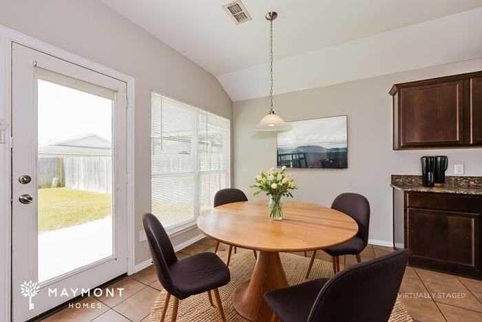 3148 Evangeline Rd - Photo 7 of 15