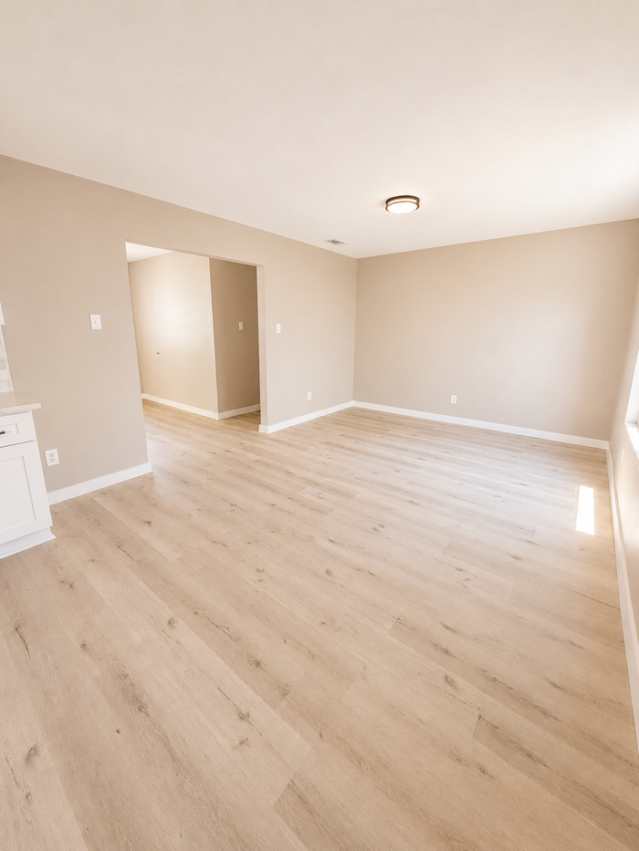 504 E Mason St - Photo 3 of 13