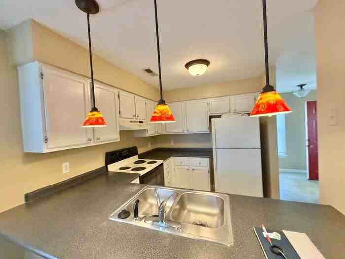 2720 S 17th St #B - Photo 4 of 20