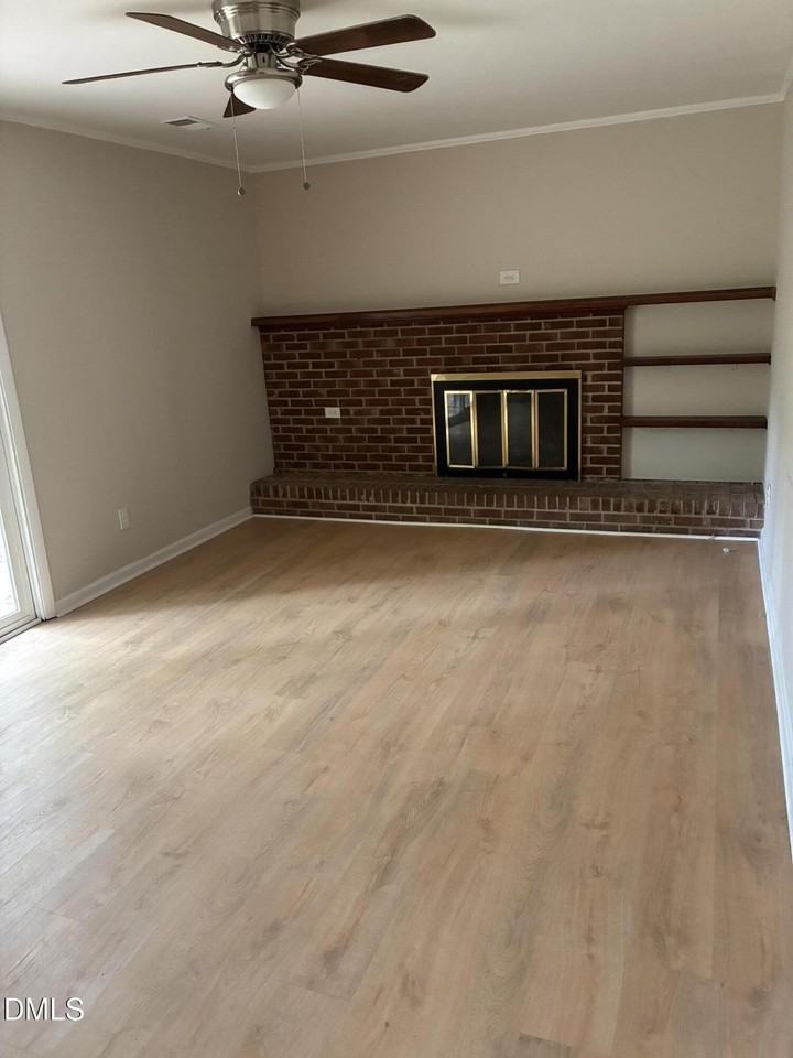 705 Northampton Dr - Photo 3 of 9