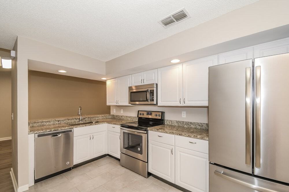 282 Aquarius Cir W - Photo 7 of 16