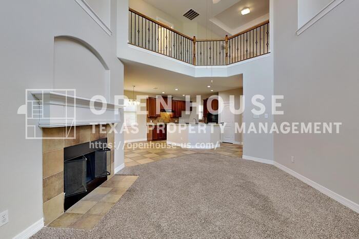 11154 Monarch Dr - Photo 4 of 28