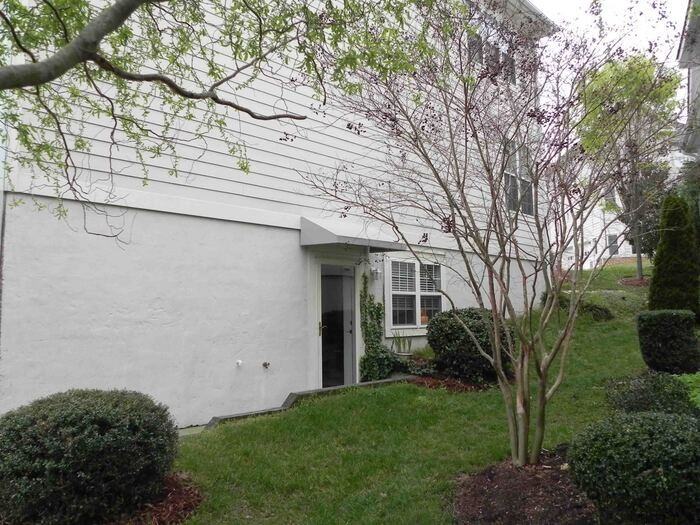 304 Sweet Bay Pl #A