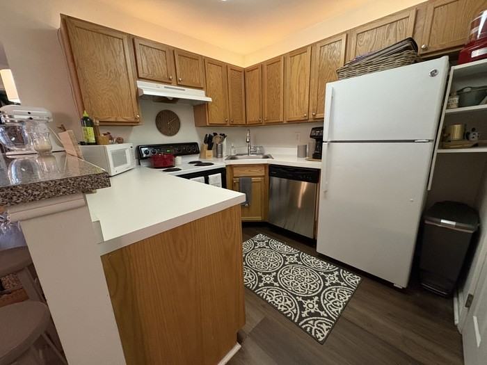 304 Sweet Bay Pl #A - Photo 7 of 11