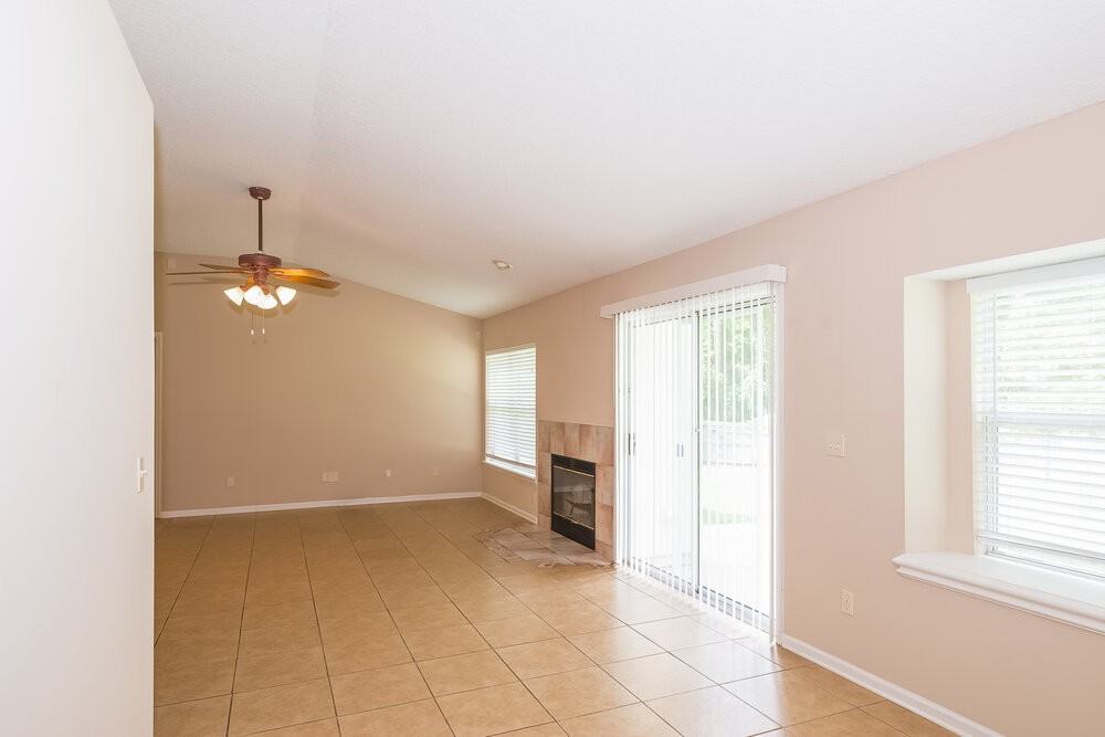 644 Southern Lily Dr - Photo 4 of 15