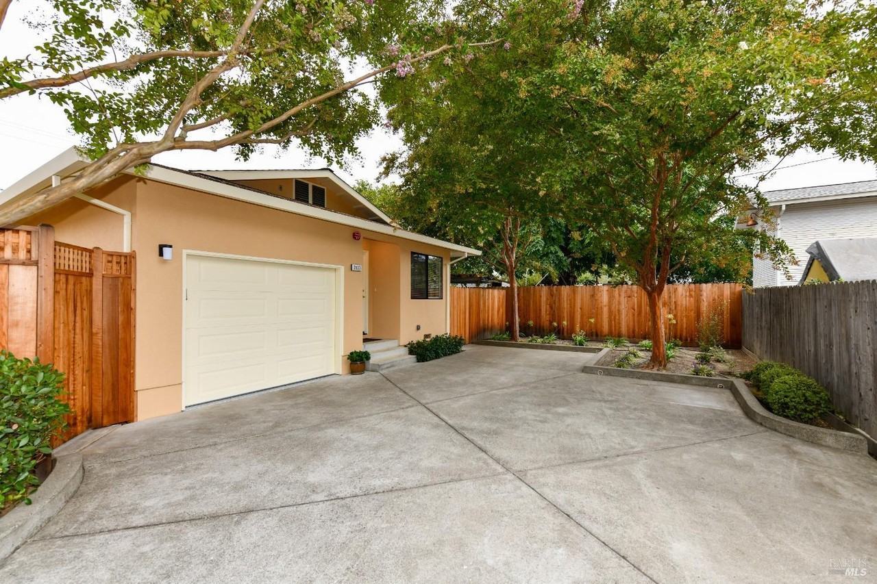 2833 Marin St - Photo 2 of 20