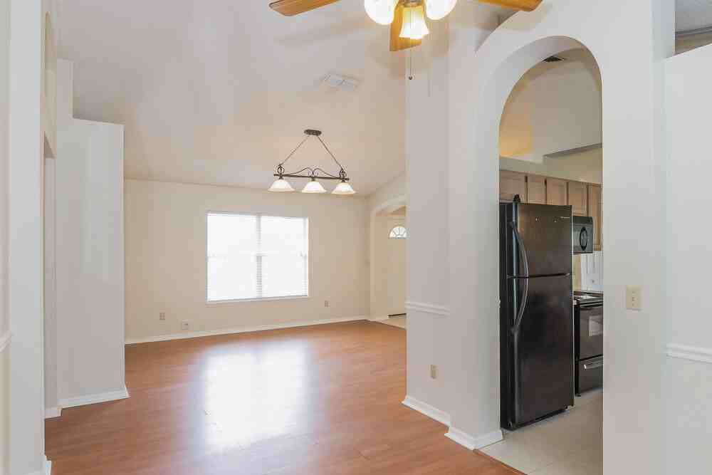 7624 Pilgrims Trace Dr - Photo 2 of 15