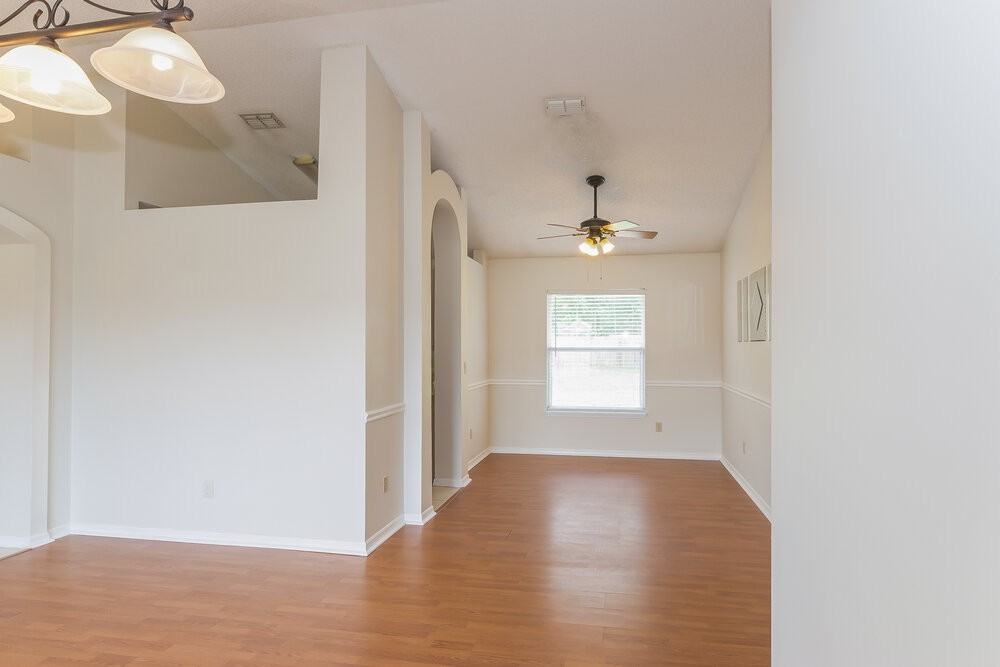 7624 Pilgrims Trace Dr - Photo 3 of 15