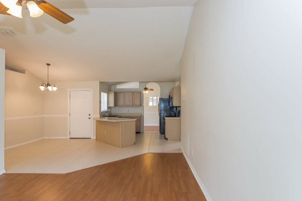 7624 Pilgrims Trace Dr - Photo 4 of 15