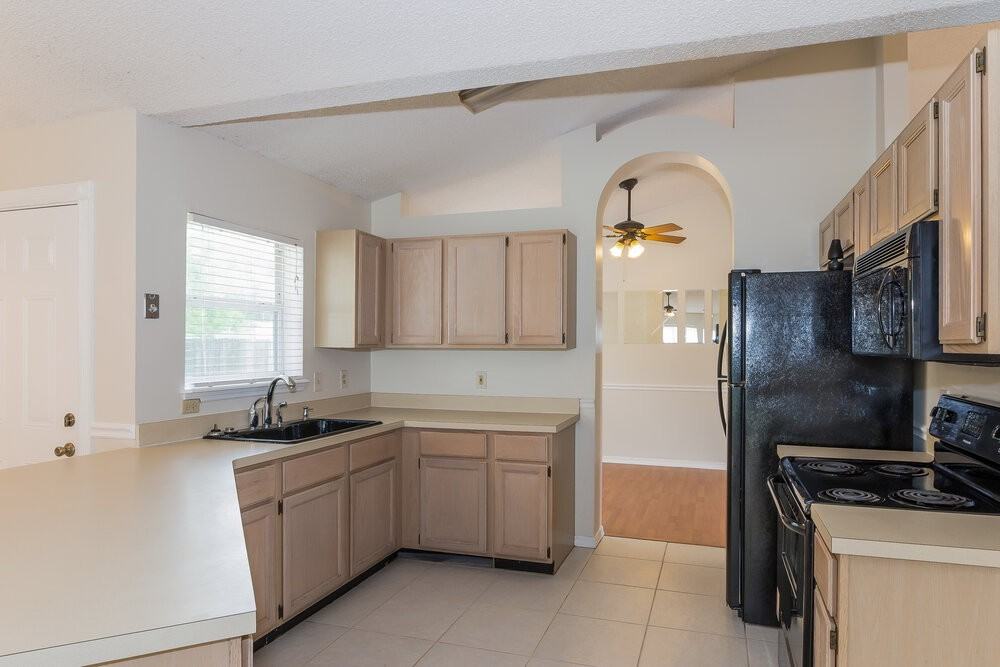 7624 Pilgrims Trace Dr - Photo 7 of 15