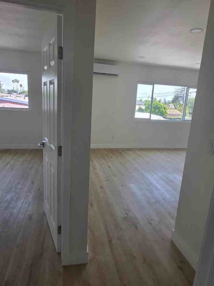 904 12th St - Photo 3 of 20