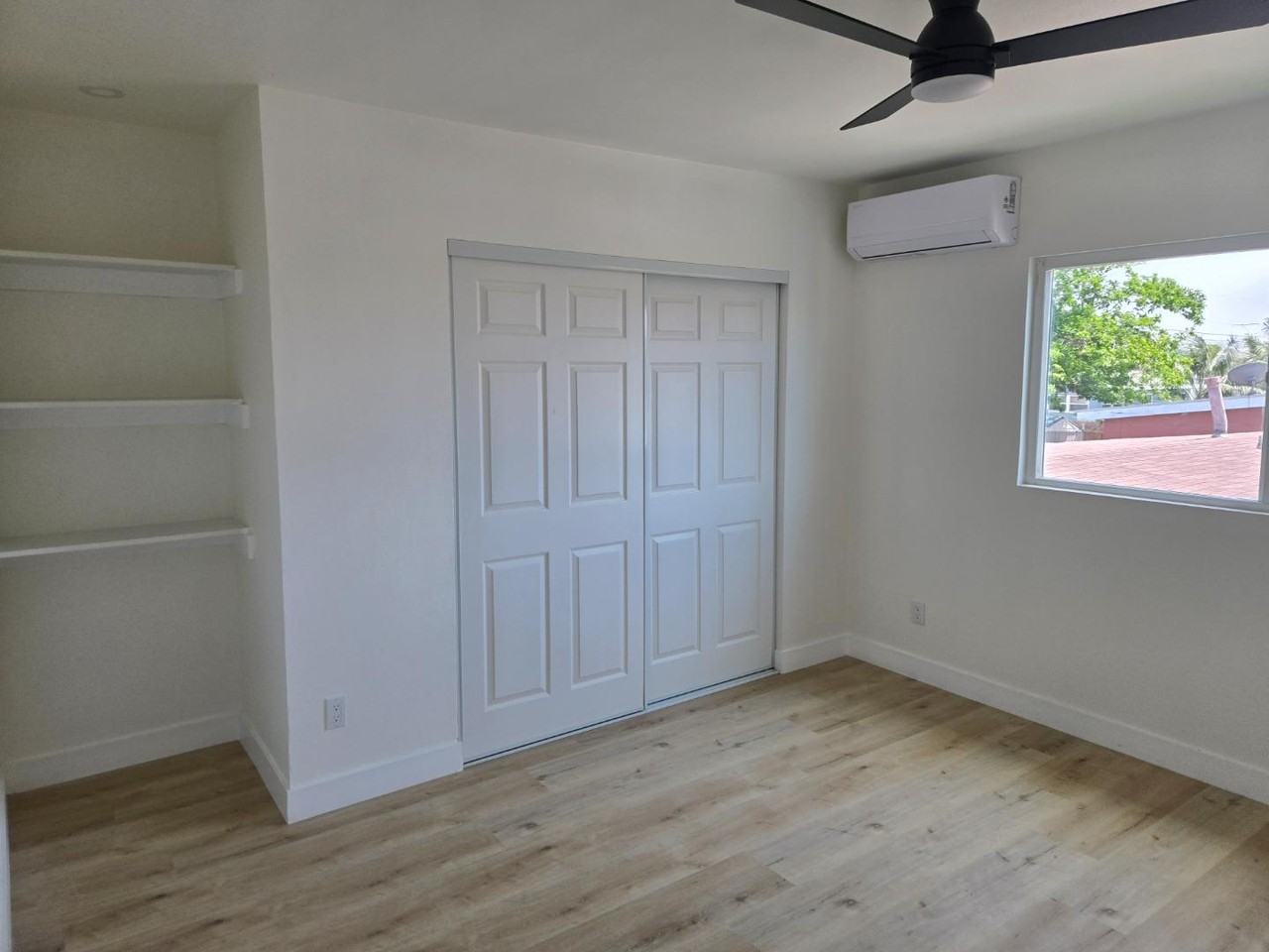 904 12th St - Photo 4 of 20