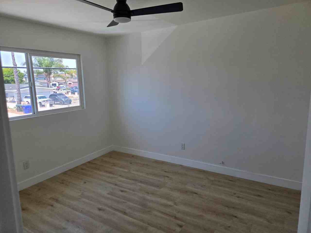 904 12th St - Photo 6 of 20