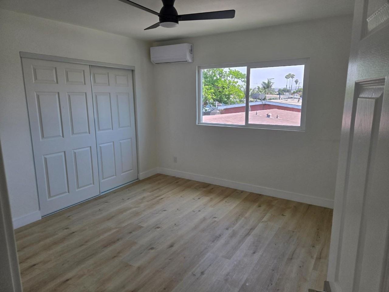 904 12th St - Photo 7 of 20