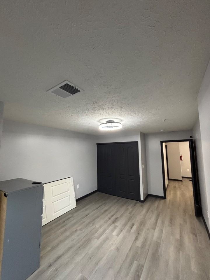 8961 Town Center Cir - Photo 6 of 11