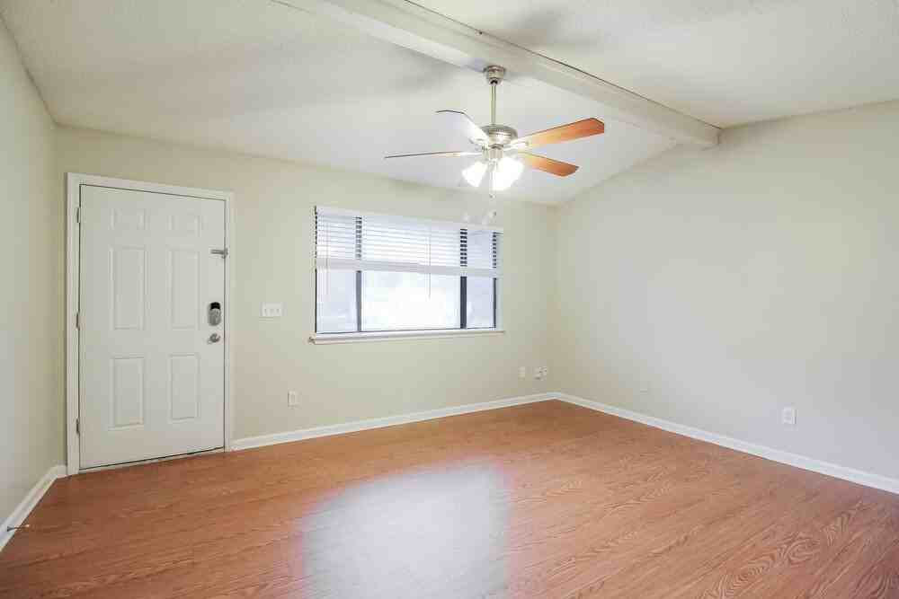 8442 Finwood Ave - Photo 3 of 16