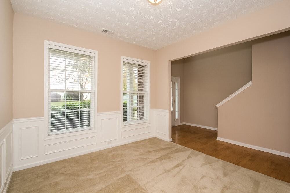 1000 Maple Leaf Dr - Photo 2 of 15