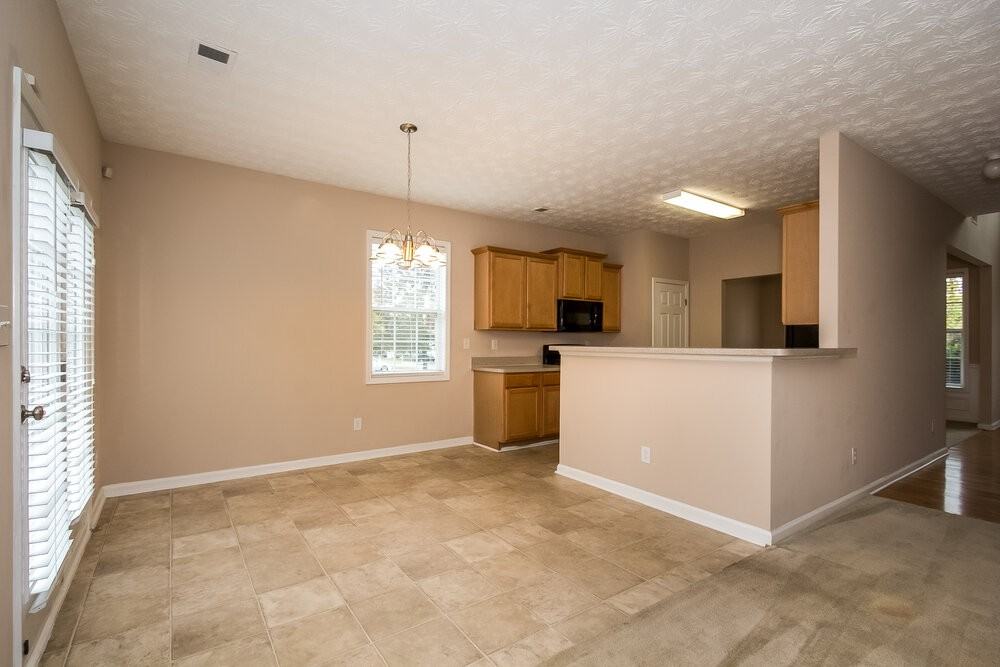 1000 Maple Leaf Dr - Photo 3 of 15