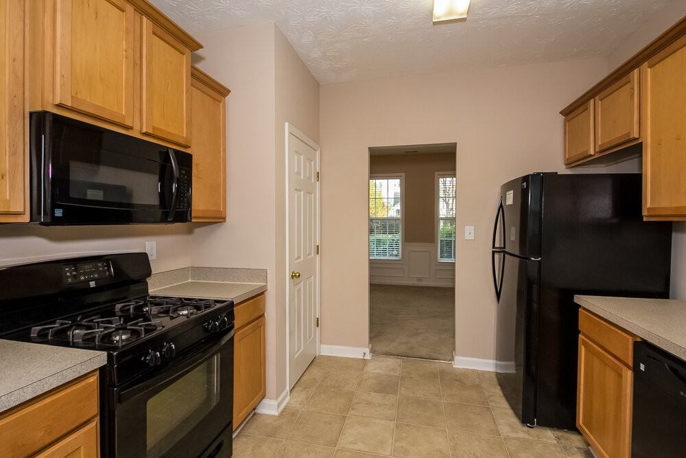 1000 Maple Leaf Dr - Photo 4 of 15