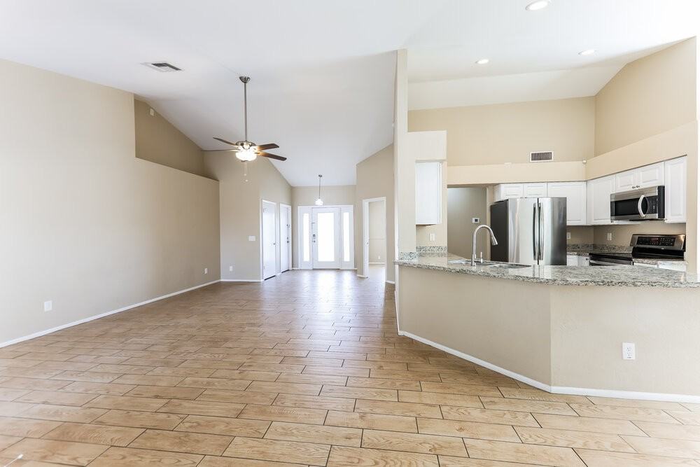 10801 W Wagon Wheel Dr - Photo 5 of 15