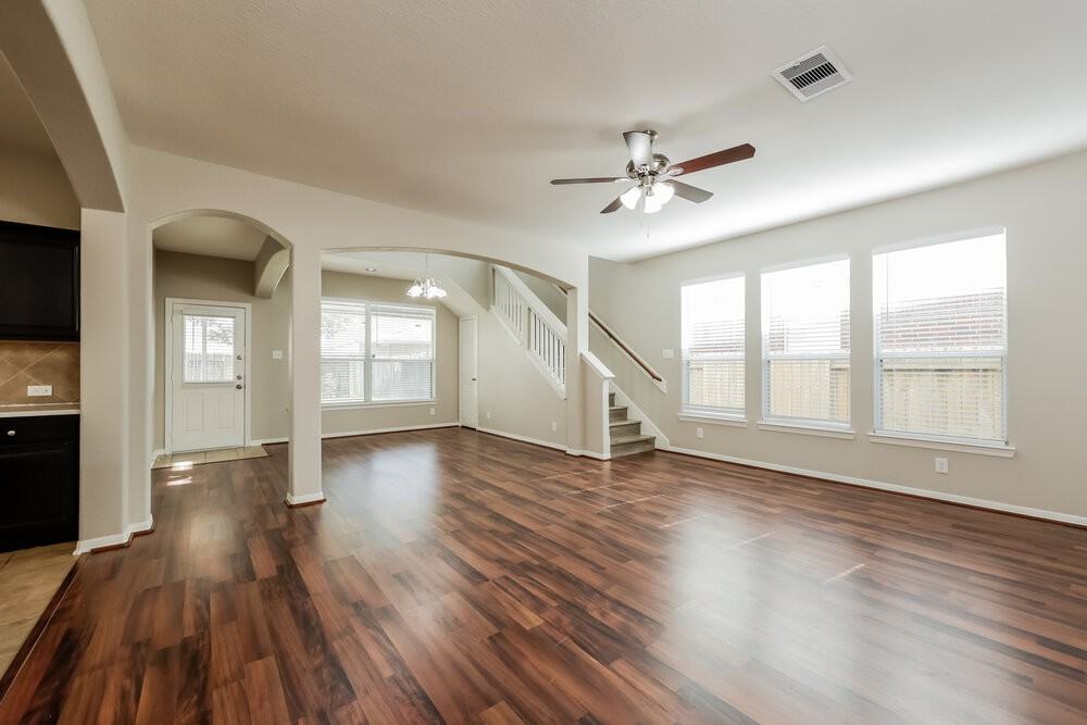 214 Crosby Village Dr - Photo 5 of 17