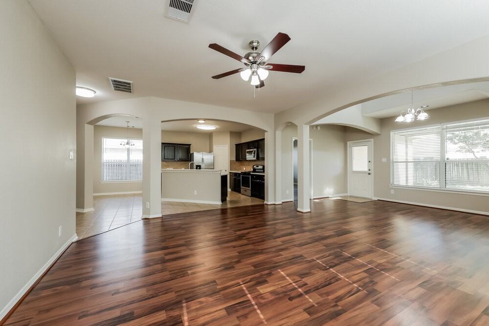 214 Crosby Village Dr - Photo 6 of 17