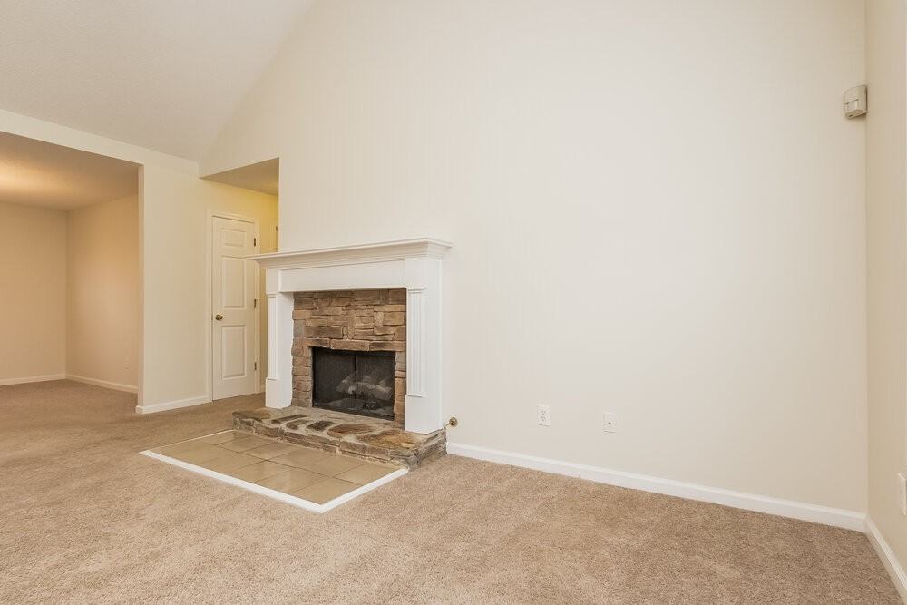 19 Eagle Point Ct - Photo 3 of 15