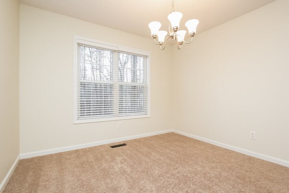 19 Eagle Point Ct - Photo 4 of 15