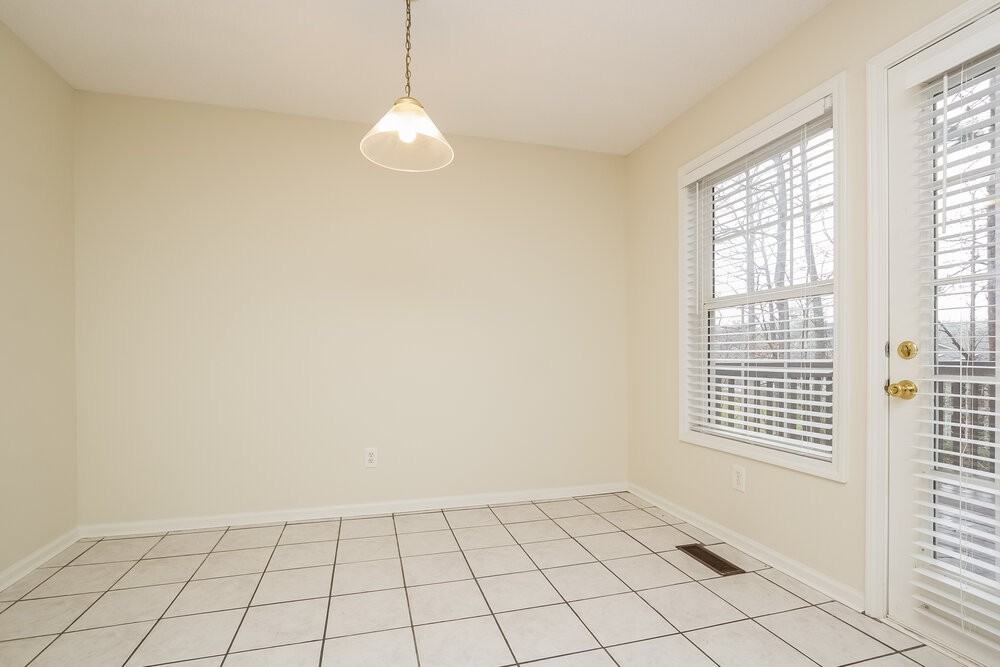 19 Eagle Point Ct - Photo 5 of 15