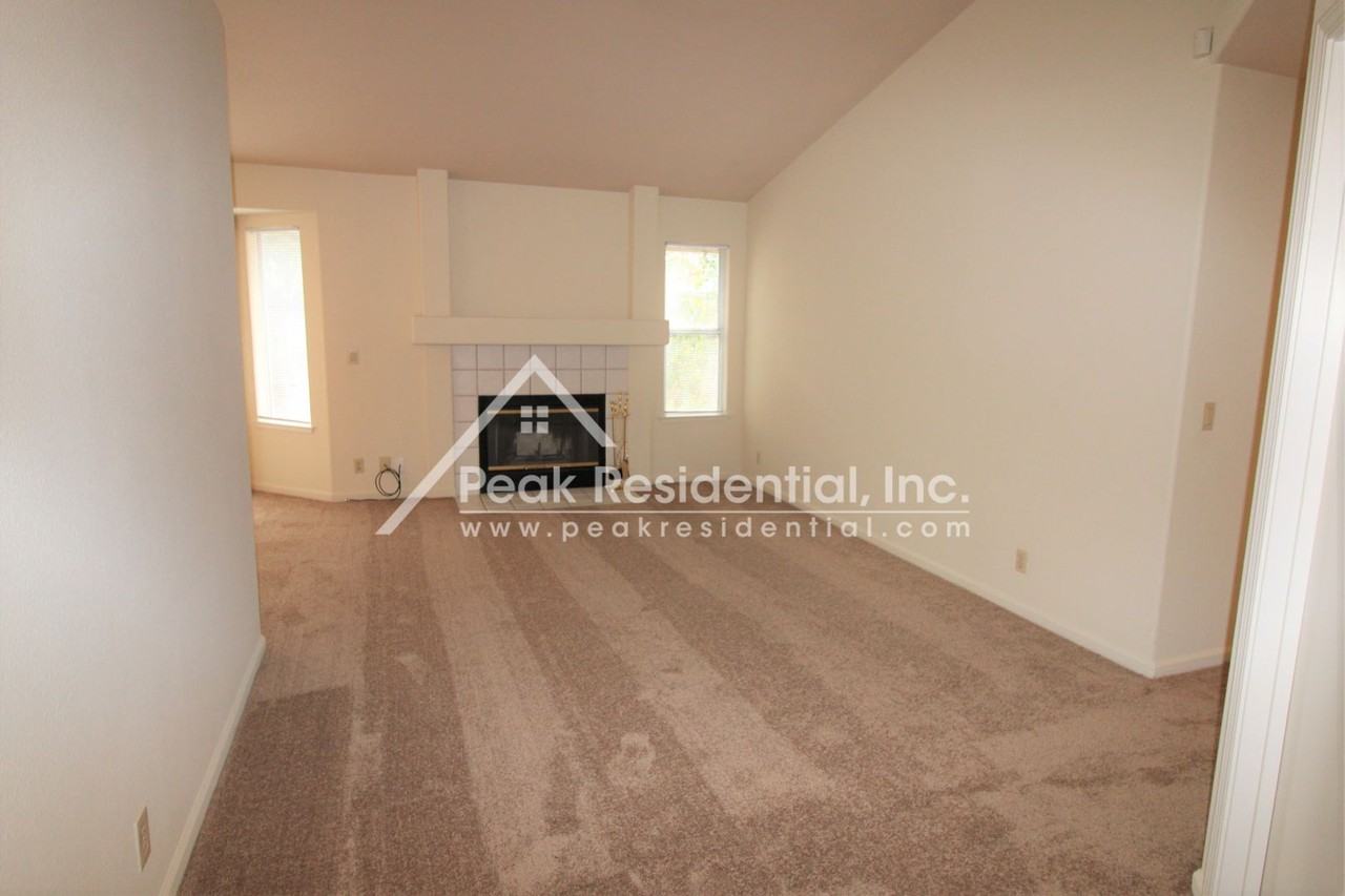 1024 Moreno Way - Photo 4 of 24