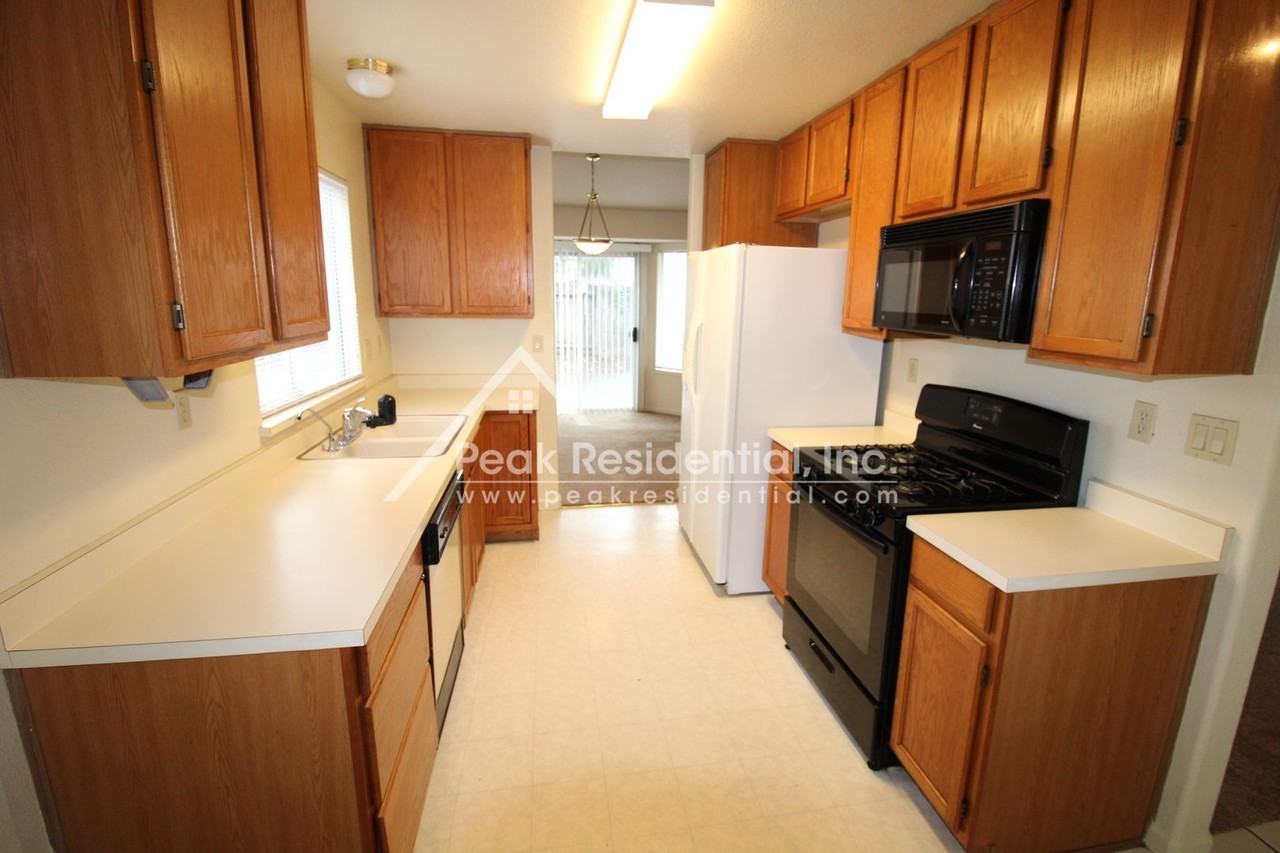 1024 Moreno Way - Photo 7 of 24