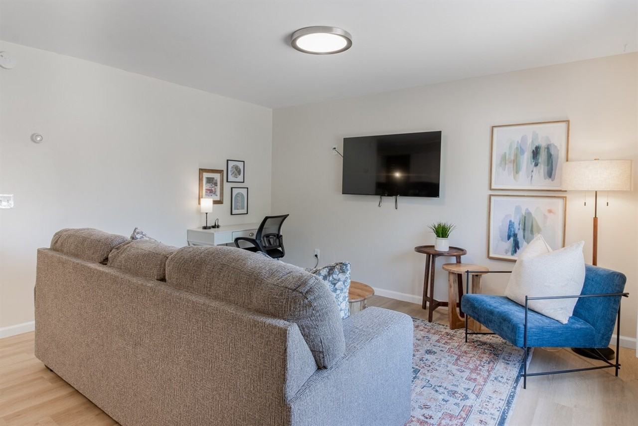 53 Hollywood Ct #1032314P - Photo 2 of 17