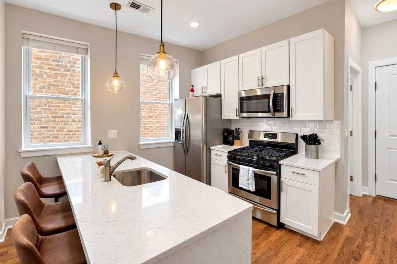 736 N Throop St #1514880P - Photo 5 of 25