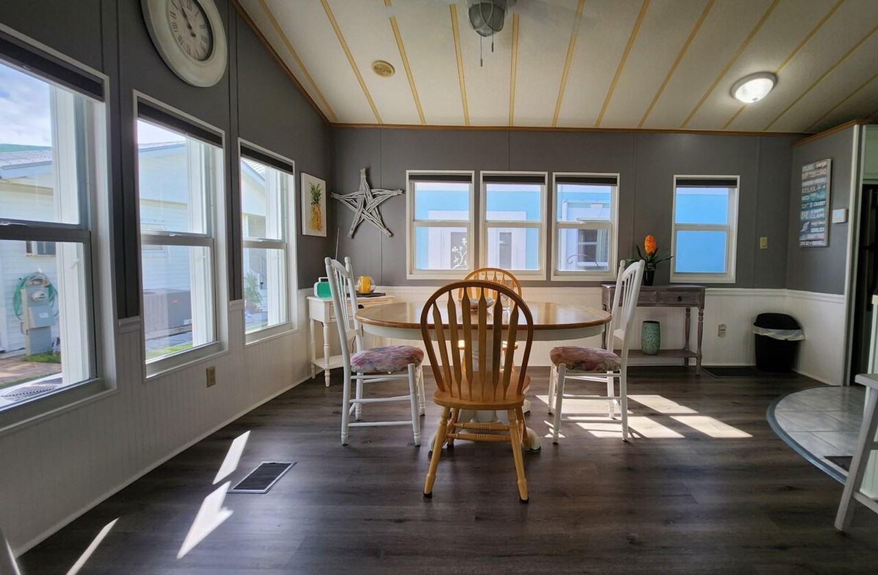 920 Nettles Blvd #1537525P - Photo 3 of 29