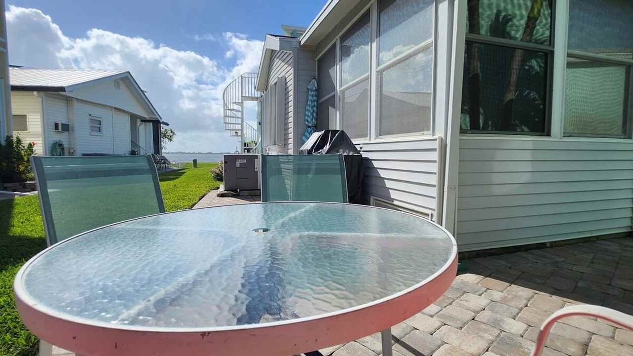 920 Nettles Blvd #1537525P - Photo 5 of 29