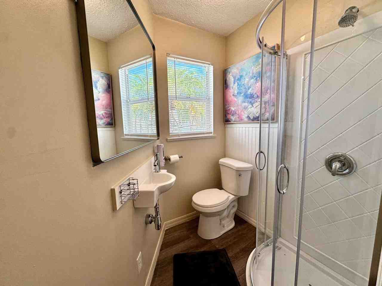 146 Nettles Blvd #1537513P - Photo 5 of 16