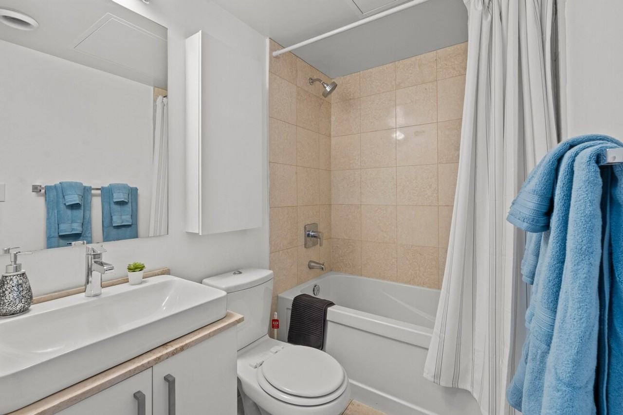 255 Bremner Blvd #1538970P - Photo 6 of 6