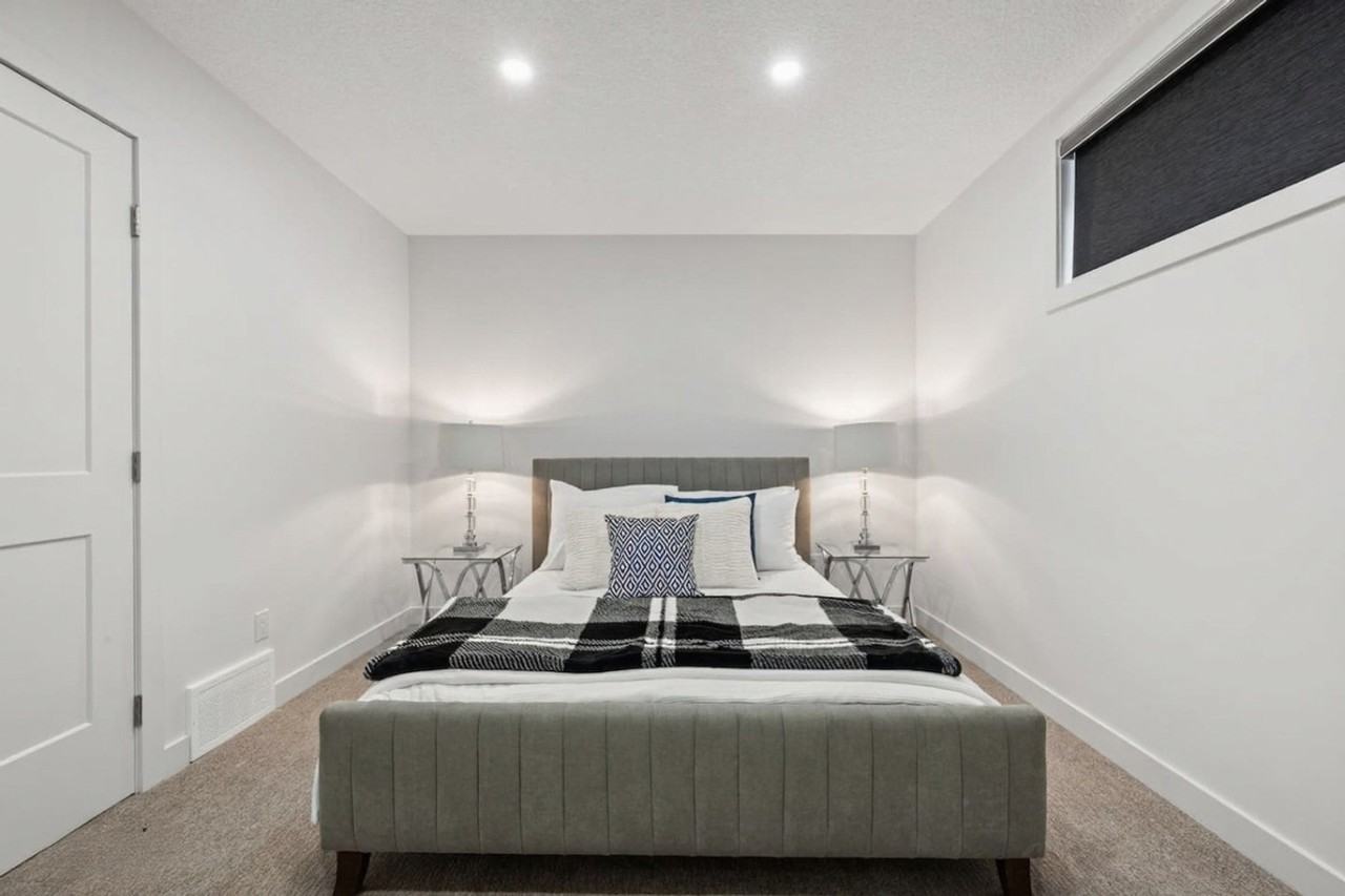 4914 Hawthorn Pl Sw #1538089P - Photo 3 of 27