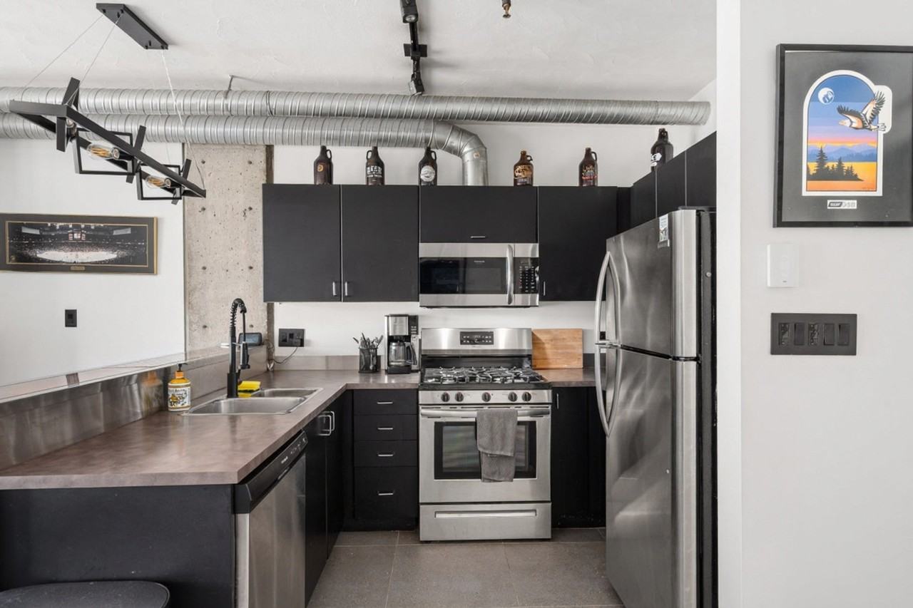 27 Alexander St #1532871P - Photo 2 of 8
