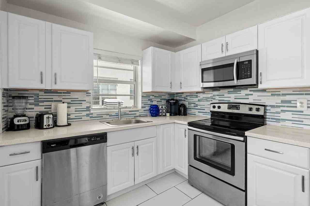 999 11th St #1540424P - Photo 3 of 17
