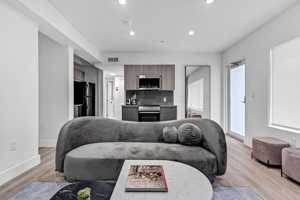 featured image of 1561 Alton Ct